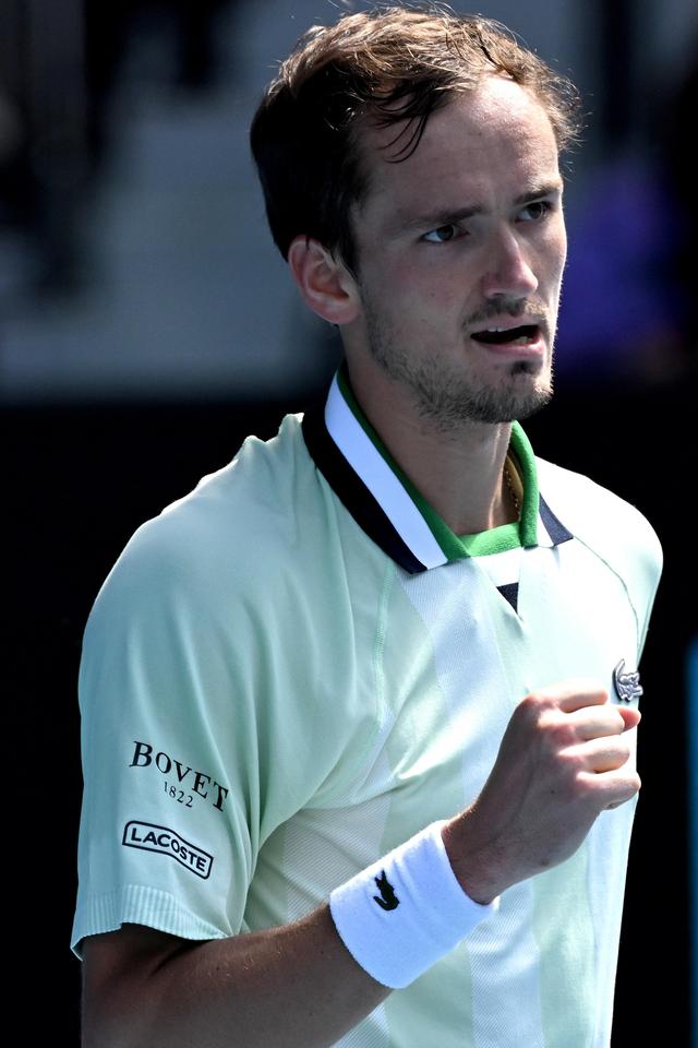 足球带来的 足球带来的