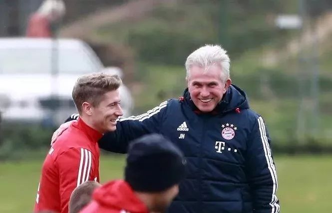 牙捧起了历 牙捧起了历