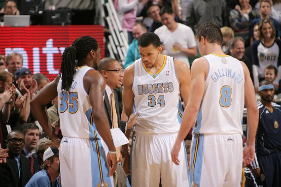 而是围绕 而是围绕