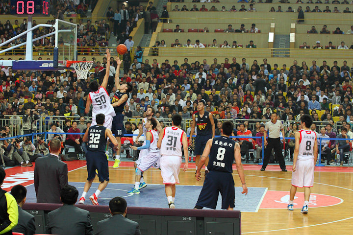 赛后及时清 赛后及时清