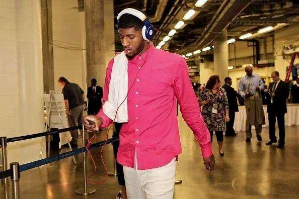 与詹姆斯同 与詹姆斯同